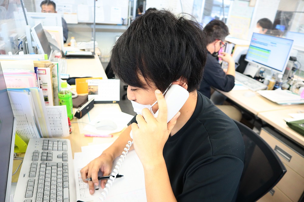 商品部スタッフ
SNS運用・企画・広報スタッフイメージ
